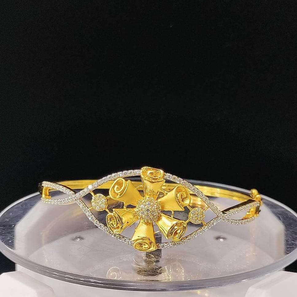 LADIES BRACELET 040 2023